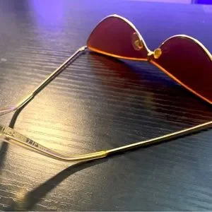 LeSpec x Adam Selman “The Fugitive” Gold Frame Sunglasses LE SPECS ADAM SELMAN THE FUGITIVE/BRIGHT GOLD - Sunglasses main image 2